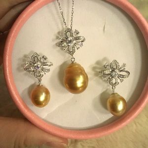 South sea golden pearl necklace and earrings sets